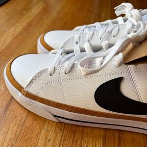 Women’s Nike Court Legacy Sneakers Size